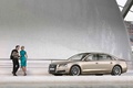 Audi A8 L W12 beige 3/4 avant gauche 3