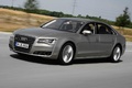 Audi A8 L W12 beige 3/4 avant gauche travelling penché 3