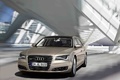 Audi A8 L W12 beige 3/4 avant gauche travelling