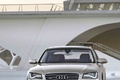 Audi A8 L W12 beige face avant debout