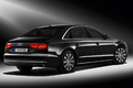 Audi A8L Security - noire - 3/4 arrière droit