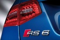 Audi RS6 berline bleu logo coffre