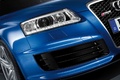 Audi RS6 berline bleu phare avant