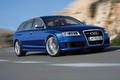 Audi RS6 bleu 3/4 avant droit travelling penché 2