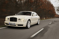 Bentley Brooklands blanc 3/4 avant gauche travelling penché