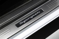 Bentley Continental Supersports blanc pas de porte