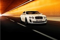 Bentley Continental Supersports blanche vue 4/5 avant.