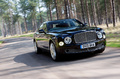 Bentley Mulsanne noir 3/4 avant droit travelling penché