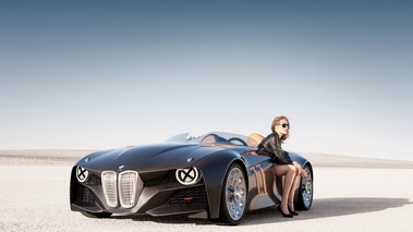 BMW 328 Hommage - 3/4 avant gauche, avec mannequin