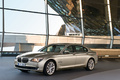 BMW 750 Li beige 3/4 avant gauche 2