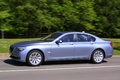 BMW active Hybrid 7 grise vue de profil gauche.