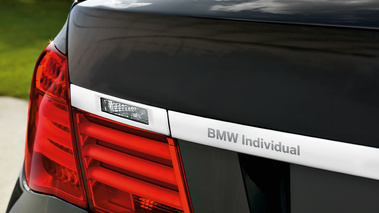 BMW Individual - Série 7, logo Individual