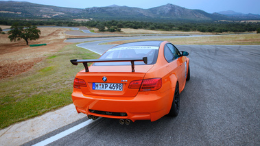 BMW M3 E92 GTS orange 3/4 arrière gauche