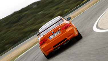 BMW M3 E92 GTS orange face arrière travelling penché