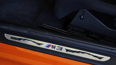 BMW M3 E92 GTS orange pas de porte