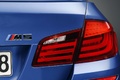 BMW M5 2011 bleu feux arrière