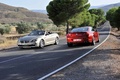 BMW Série 6 Coupe rouge 3/4 arrière droit & Cabriolet beige 3/4 avant gauche penché