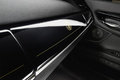 BMW Série 7 Steinway & Sons - blanche - habitacle noir, insert + logo tableau de bord