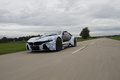 BMW Vision Efficient Dynamics concept artcar blanc/bleu 3/4 avant gauche travelling penché 2