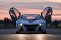 BMW Vision Efficient Dynamics concept artcar blanc/bleu face avant portes ouvertes 3
