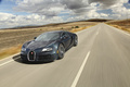 Bugatti Veyron Super Sport carbone bleu 3/4 avant gauche travelling penché