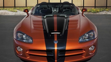 Dodge Viper SRT-10 2010 - orange - face avant