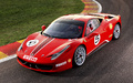 Ferrari 458 Challenge - 3/4 avant gauche, sur piste