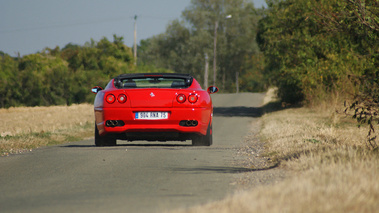 Ferrari 575 SuperAmerica rouge face arrière