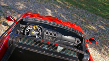 Ferrari 575 SuperAmerica rouge intérieur vue de haut