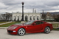 Ferrari 599 GTB Fiorano rouge vue de profil.