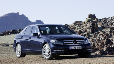 Mercedes Classe C 2011 - bleue - 3/4 avant droit