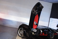 Mercedes McLaren SLR Stirling Moss noir intérieur penché porte ouverte 2