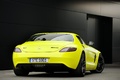 Mercedes SLS AMG E-Cell jaune 3/4 arrière droit 2