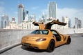 Mercedes SLS AMG Gold Edition 3/4 arrière gauche portes ouvertes 2
