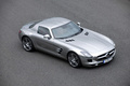 Mercedes SLS AMG gris 3/4 avant droit vue de haut