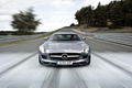 Mercedes SLS AMG gris face avant travelling