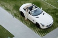 Mercedes SLS AMG Roadster blanc 3/4 avant droit vue de haut