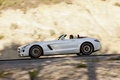 Mercedes SLS AMG Roadster blanc filé penché