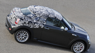 Mini Coupé John Cooper Works - gris - camouflé, 3/4 arrière gauche supérieur