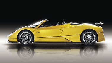 Pagani Zonda Roadster jaune profil 2