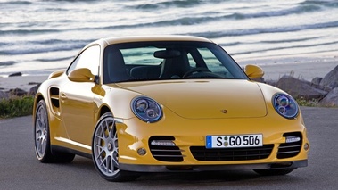 Porsche 911 Turbo 2009 - jaune - 3/4 avant droit