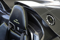 Porsche 918 Spyder gris logo siège