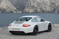 Porsche 997 Carrera GTS blanc 3/4 arrière droit