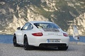 Porsche 997 Carrera GTS blanc 3/4 arrière gauche