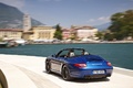 Porsche 997 Carrera GTS Cabriolet bleu 3/4 arrière gauche travelling
