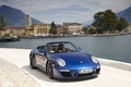 Porsche 997 Carrera GTS Cabriolet bleu 3/4 avant droit travelling