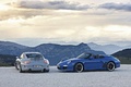 Porsche 997 Speedster bleu 3/4 avant gauche & 997 Sport Classic gris 3/4 arrière gauche