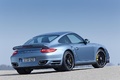 Porsche 997 Turbo S bleu 3/4 arrière droit penché 2