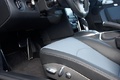 Porsche 997 Turbo S bleu intérieur debout