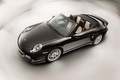 Porsche 997 Turbo S Cabriolet noir 3/4 avant gauche vue de haut